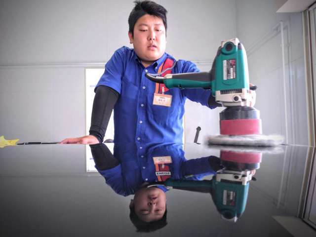 全ての車両は当社が提携しているアドバンスプランMAXPRO認定を受けた専門のスタッフが丁寧に仕上げてから納車いたします。