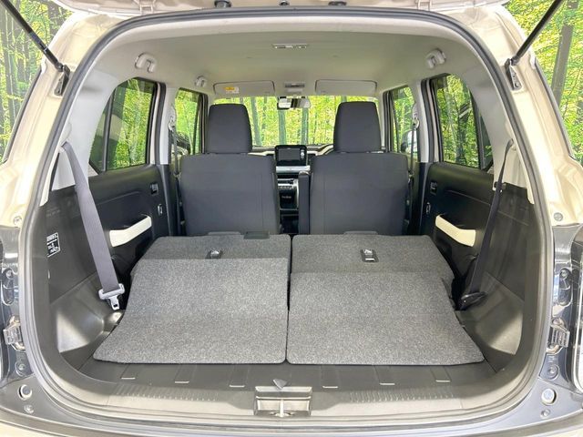 普段のお買い物や通勤、送迎等に十分な荷室スペースを確保しております。セカンドシートを倒すと、大きな荷物の積載も可能です♪