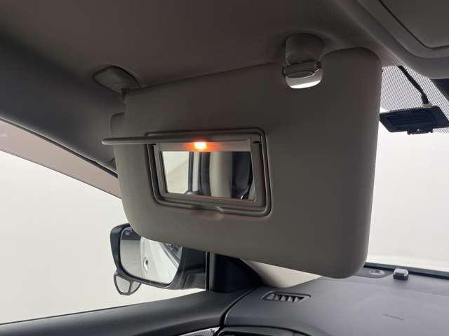 【助手席】『助手席周辺』の画像になります。写真の内容に関してご不明点、ご質問等がございましたらお気軽にガリバー店舗までお問い合わせください。