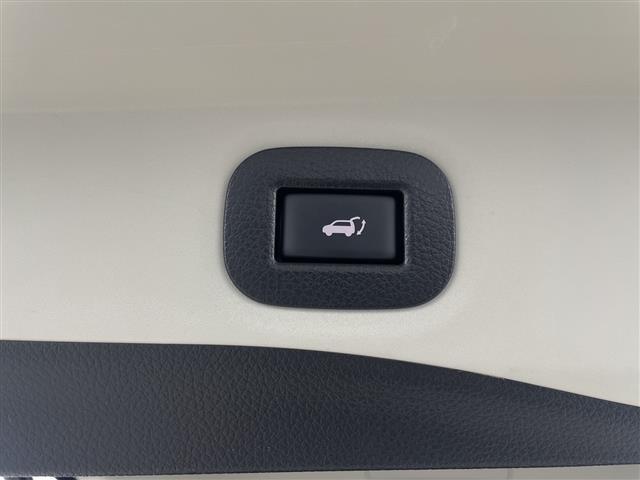 【トランク】『トランク周辺』の画像になります。写真の内容に関してご不明点、ご質問等がございましたらお気軽にガリバー店舗までお問い合わせください。