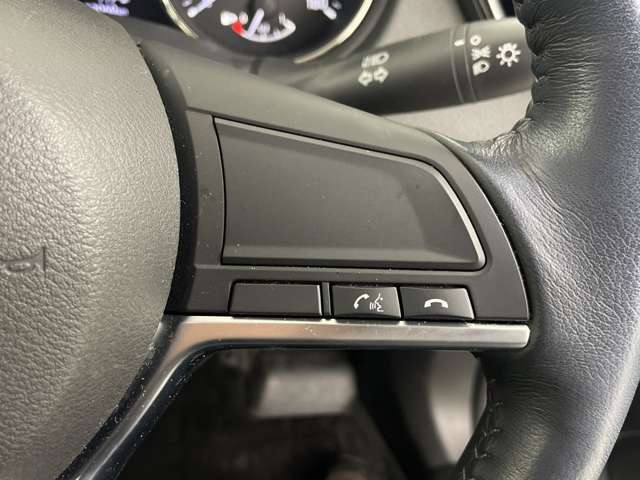 【運転席操作部】『運転席周辺の装備』の画像になります。快適なドライブを楽しむための機能が装備されています！運転席から触れるので使いやすいです！