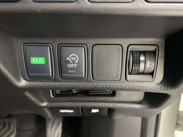 【運転席操作部】『運転席周辺の装備』の画像になります。快適なドライブを楽しむための機能が装備されています！運転席から触れるので使いやすいです！