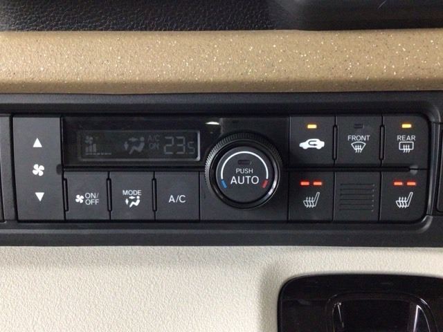 【オートエアコン】汗ばむ夏・ジメジメする梅雨時・冷え冷えする冬も快適☆♪　簡単操作で、春夏秋冬　一年中快適です♪お好みの温度をセットするだけで、エアコンの風量などを自動でコントロールします♪☆