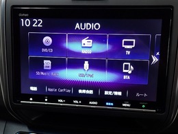 ホンダ純正ナビなのでダッシュボードにスッキリと収まっています。土地勘の無い所でも道に迷わず安心ですね！。AVも色々視聴でるのでドライブも楽しくなりますよ！