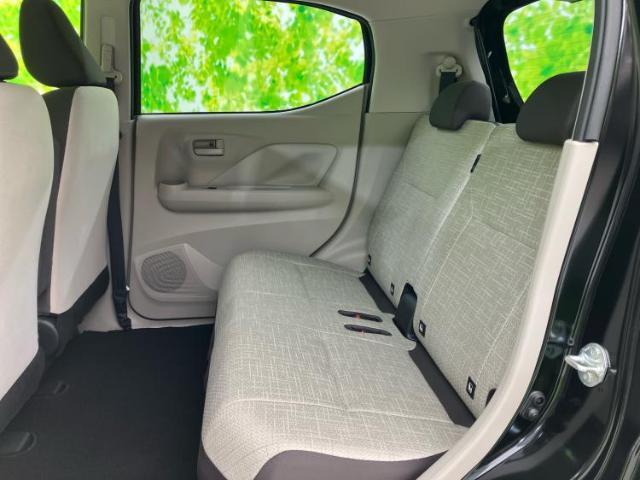 WECARSでは各商談席に大型モニターをご用意しております！見やすい大画面でゆったりと全国の在庫をご覧いただけます！是非ご来店お待ちしております！