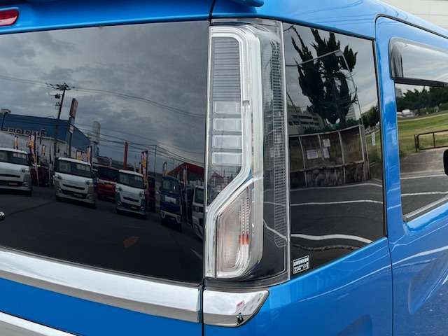 【鈑金】自社の鈑金工場を完備しているため早くて安くて綺麗！凄腕スタッフがお客様のお車を綺麗に元通り修理してお渡しさせていただきます！