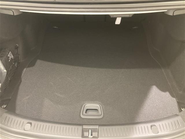 LIBERALAの全国在庫の中から厳選したお車をご提案！お近くの店舗でのご納車可能！その品揃えと品質に驚くこと間違い無し！
