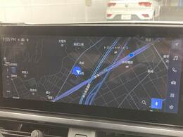 【純正ナビ】一体感のあるナビは、高級感ある車内を演出してくれます。Bluetooth再生などオーディオ機能も充実しておりますので、運転もより楽しめます♪