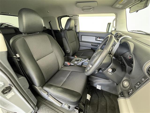 【5人乗り】座り心地が良いシートなので長時間の運転でも快適にお過ごしいただけます。新品のフロアマットのご注文も可能です。掲載箇所以外にご希望の写真がございましたらお気軽にお問い合わせ下さい。