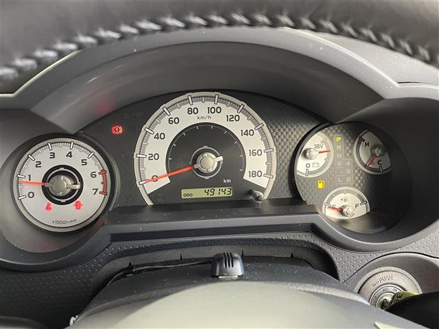【スピードメーター】メーターがシンプルで見やすく運転しやすいですね！