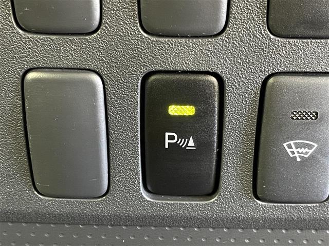 【クリアランスソナー】駐車、発進の低速走行時に、周囲の障害物をブザーとディスプレイ表示でお知らせして、衝突回避をサポートします！