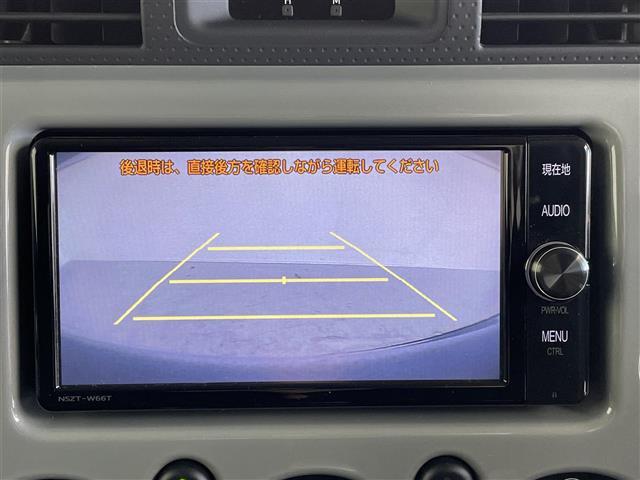 【バックモニター】後ろのカメラの映像がモニターに映し出されるので、後方の見えない死角や、障害物との距離感などもしっかり安全確認することができます！