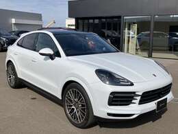 私たちは、お客様のこだわりに合った“世界にひとつ”だけの特別な車をご提案します。ジースクエア=車のあるライフスタイルを演出するセレクトショップです。