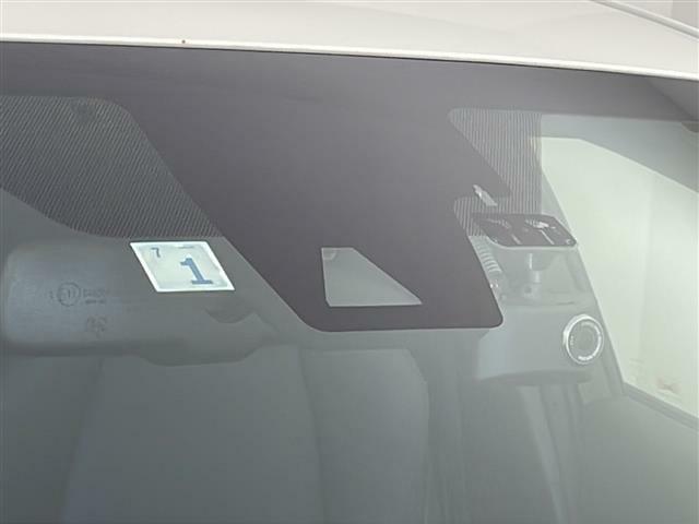 【Toyota　Safety　Sense　P】トヨタのさまざまな安全装備が搭載されており、万一の事故の危険回避をサポートします！◆搭載機能：PCS/LDA/レーダークルーズ/AHB