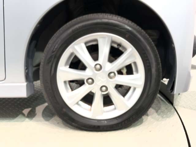 ご納車までの期間ですが、県内のお客様は1,2週間、県外のお客様は2,3週間ほどでご納車が可能となります。但し、お支払いや書類の状況によっては多少の前後もありますので、その際には何卒ご了承下さい。