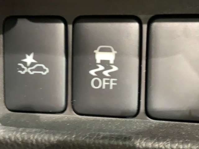 横滑り防止装置がついています。いざという時に安心ですね。