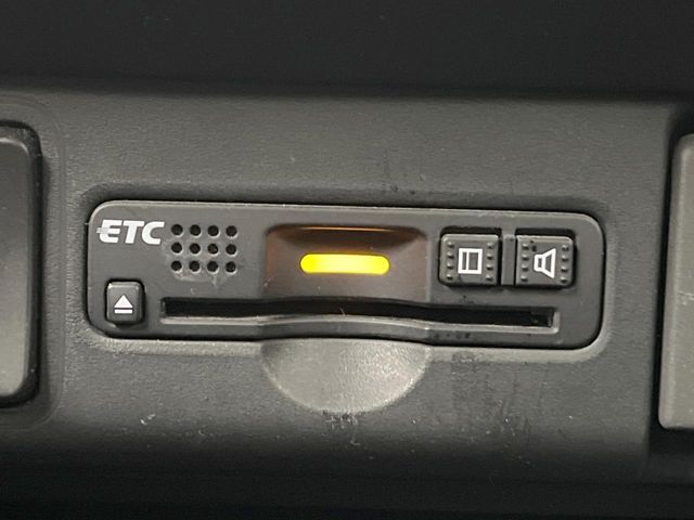 【ETC】高速道路の料金所をストレスなく通過！話題のスポットやサービスエリアに多い「スマートIC」利用時は必須のアイテムです。当店でセットアップを実施、ご納車当日からすぐにご利用いただけます！