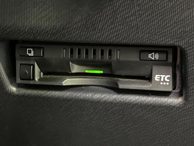 【ETC】高速道路の料金所をストレスなく通過！話題のスポットやサービスエリアに多い「スマートIC」利用時は必須のアイテムです。当店でセットアップを実施、ご納車当日からすぐにご利用いただけます！