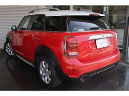 外装色はチリレッドです。