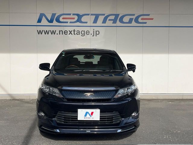 弊社では、全車『修復歴なし』のお車のみ取り扱っております。専任バイヤーによる厳選した仕入れの後、入庫後の車両チェックを行い、ネクステージが認定した高品質な中古車をご提供しております。