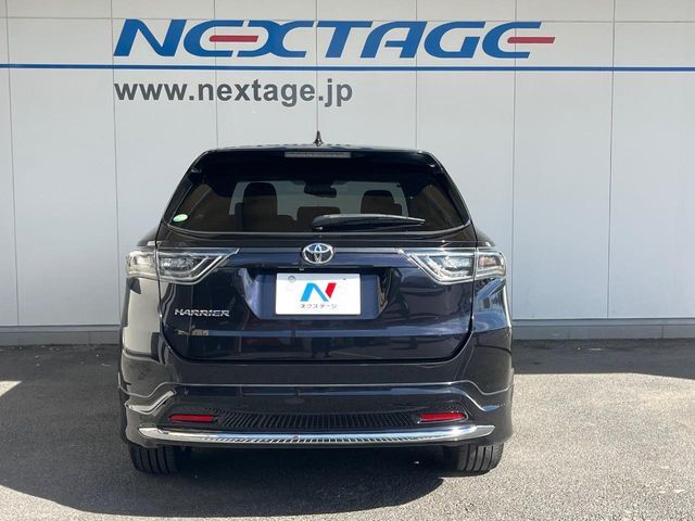 安心の最長10年・走行無制限保証（有償）をご用意。保証内容も充実はもちろん、無料点検＆オイル交換や、年中無休の全国・24時間ロードサービスも付帯されておりますのでご安心下さい。