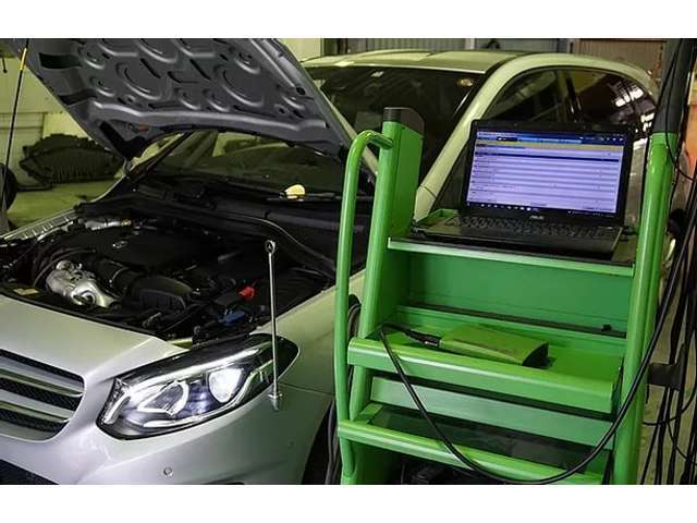 メンテナンスパックにご加入いただきますと、ご購入後の1ヶ月点検、6ヶ月点検、法定12ヶ月点検、法定24ヶ月点検（車検）をお得なプライスでお受けいただけます。全国のSANC.にて対応させていただきます。