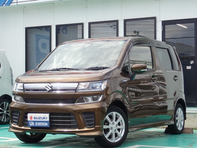 当社の中古車は全社整備付価格です。別途、整備料金をいただくことはございませんのでご安心ください。全社オイル、オイルフィルターの交換はもちろんのこと、必要だと判断した消耗品は交換させていただきます