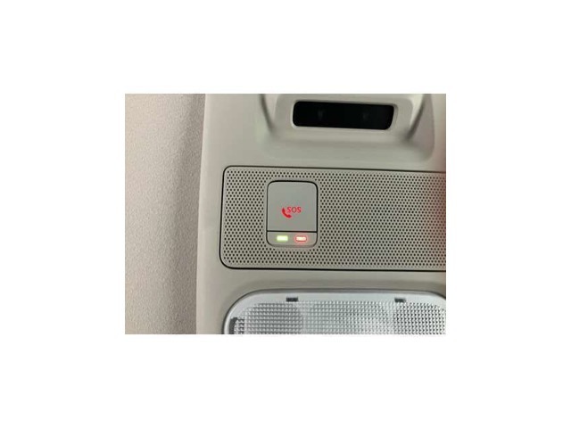 交通事故や急病などの緊急時に、位置情報、センサー情報とともに、オペレーターが消防指令センターや警察へ迅速に連絡します。（別途登録費用が必要となります。）