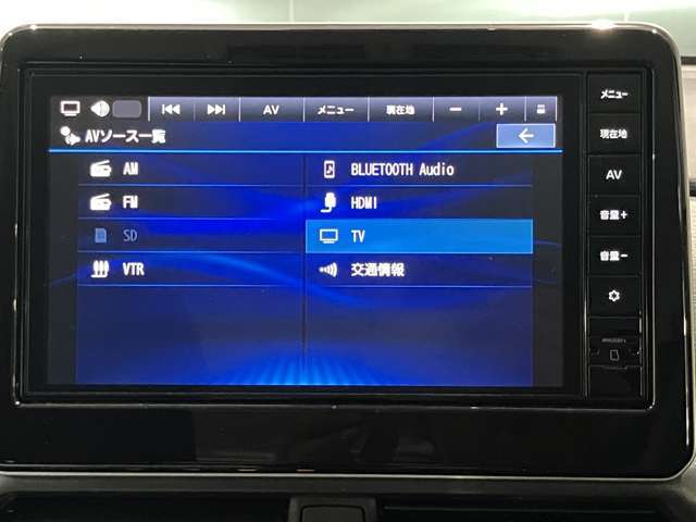 メモリーナビを搭載。楽しいドライブにナビは欠かせませんよね。Bluetoothも当然付いています♪好きな音楽を聴きながら今まで行ったことの無いところに行ってみませんか？