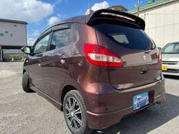 弊社では自社認証整備工場を持っており、販売したお車1台1台しっかり整備をして納車しております。