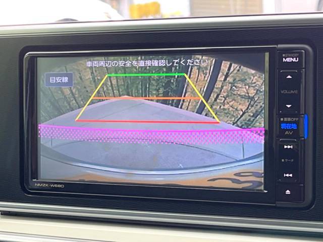 【バックカメラ】駐車時に後方がリアルタイム映像で確認できます。大型商業施設や立体駐車場での駐車時や、夜間のバック時に大活躍！運転スキルに関わらず、今や必須となった装備のひとつです！