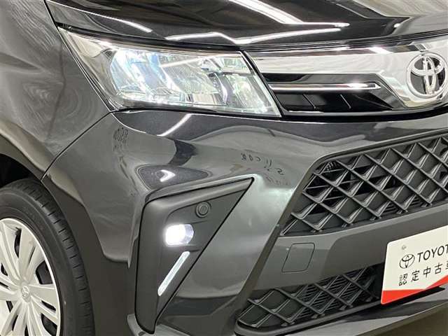 LEDヘッドライトです。デザイン性がよくとても明るいので、夜間の走行や悪天候でも安心です。しかも長寿命！