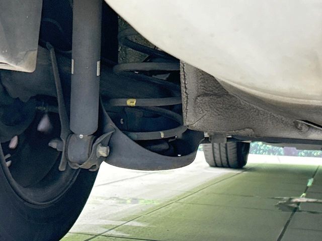 お車を安心してお乗りいただく為には、足回りの定期点検が欠かせません。サービスサポート（有償保証）では無料点検もご提供しており、安心のカーライフをお過ごしいただけるサポート体制が整っています。