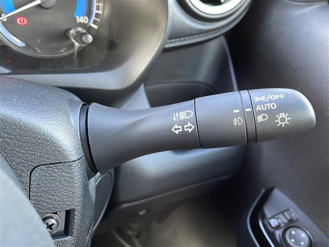 【運転席操作部】『運転席周辺の装備』の画像になります。快適なドライブを楽しむための機能が装備されています！運転席から触れるので使いやすいです！
