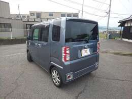 30台近くの展示車両をご用意し、ご来店お待ちしております。在庫は随時入れ替わっていますので、希望の車がない場合もちょくちょくサイトをご確認ください。