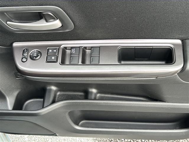 店舗にて現車の確認もいただけますので、お電話で在庫のご確認の上是非ご来店くださいませ！！！