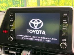 【8インチ　ディスプレイオーディオ】大画面のディスプレイはAppleCarPlayやAndroidAutoが利用可能。大きな画面でスマホナビアプリ等が利用いただけます♪