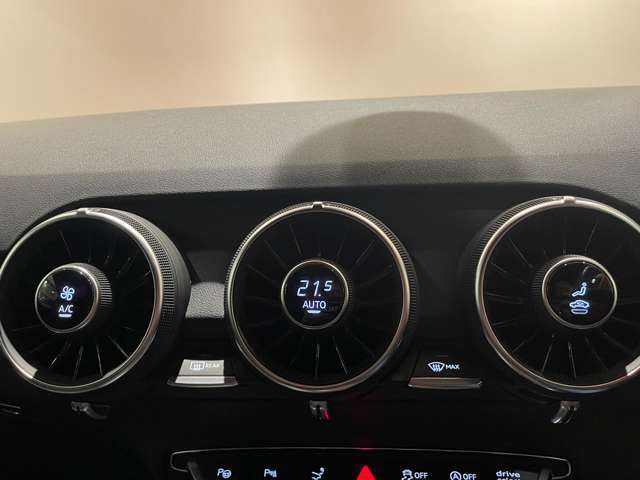 地域に密着した在庫展示を行なっております。その店舗でしか展示されないお車もございますので、お客様にとってお気に入りの店舗が見つかるかもしれません