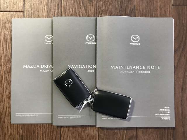 取扱書＆整備手帳揃っております☆遠くからドアの開錠施錠が出来る便利なキーレスを装備しています。