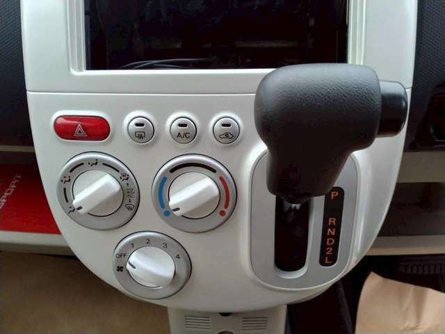 ダッシュパネルシフトレバー