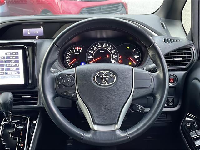 【ハンドル】『ハンドル/ステアリング』の画像になります。写真の内容に関してご不明点、ご質問等がございましたらお気軽にガリバー店舗までお問い合わせください。