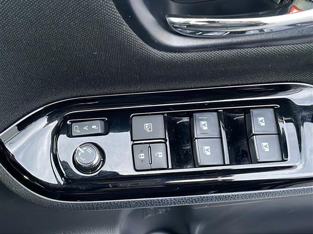 【窓操作部】『窓周辺/窓周辺装備』の画像になります。写真の内容に関してご不明点、ご質問等がございましたらお気軽にガリバー店舗までお問い合わせください。