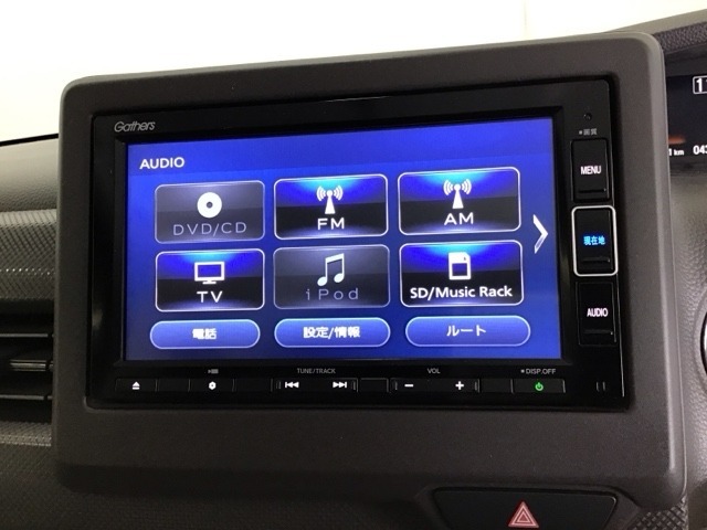 AVメニューはご覧の通り、様々なコンテンツに対応、ドライブを楽しく演出できます。詳しくはスタッフへお尋ねください
