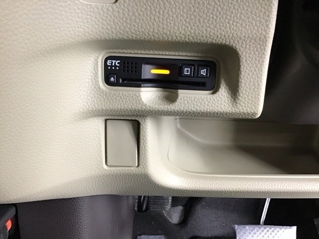 ETC付いてます。ETCが使用可能な道路通行料はキャッシュレスでスマートに走行できます。再セットアップして納車致します