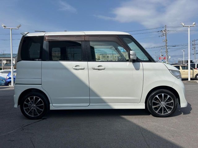 大好評のボディコーティング「弾スプラッシュコート」もご納車までに施工可能。通常のガラスコートと異なる、耐久年数6年の無機質ガラスコーティングが、ボディをキレイな状態に保ってくれます。