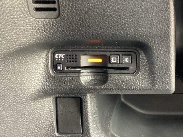 ETC付いてます。ETCが使用可能な道路通行料はキャッシュレスでスマートに走行できます。再セットアップして納車致します。