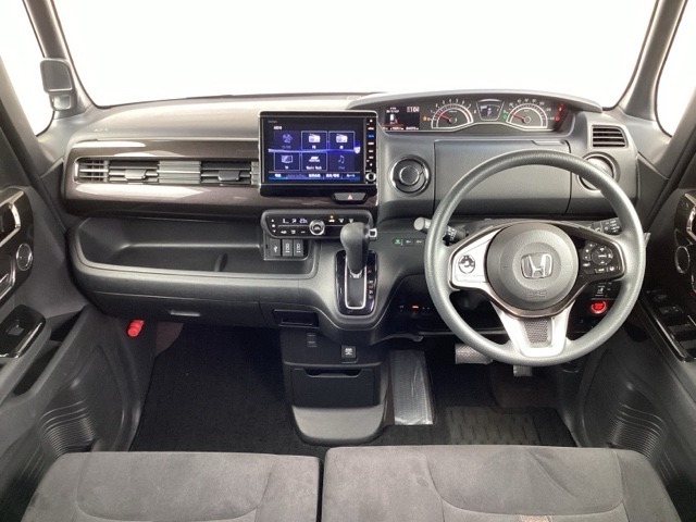 Honda認定中古車 U-Selectは3つの安心をお約束します。■Honda車のプロが整備した安心■第三者機関がチェックした安心■購入後もHondaが保証する安心