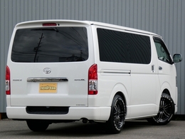 フロントリップスポイラー＆リアスポイラー付き