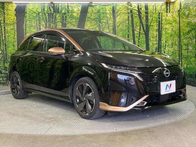 大好評のボディコーティング「弾スプラッシュコート」もご納車までに施工可能。通常のガラスコートと異なる、耐久年数6年の無機質ガラスコーティングが、ボディをキレイな状態に保ってくれます。
