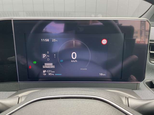 視認性を高める7インチのアドバンストドライブアシストディスプレイを搭載。映し出されるメーター表示グラフィックが、先進感と高い質感を演出します